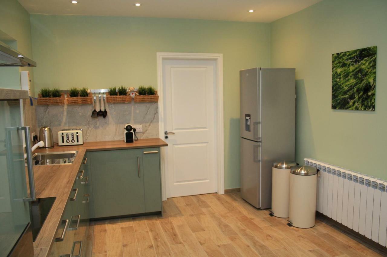 Atlantic Retreat Lodge Kinvara ภายนอก รูปภาพ