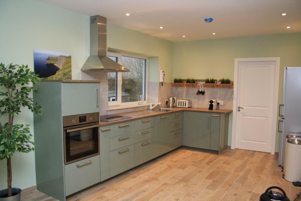 Atlantic Retreat Lodge Kinvara ภายนอก รูปภาพ