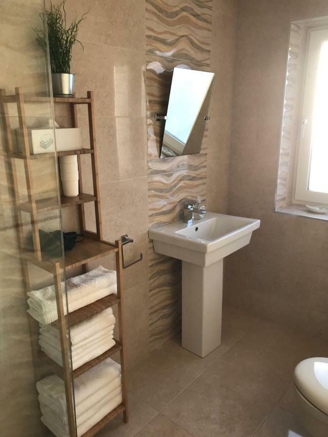 Atlantic Retreat Lodge Kinvara ภายนอก รูปภาพ